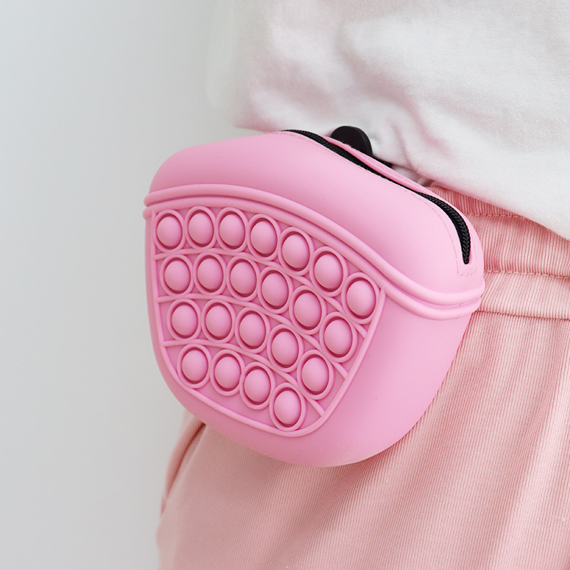 Silicone Treat Pouch / Dog Training Waist Bag - Image 5
